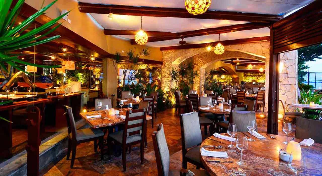 places to eat in cancun