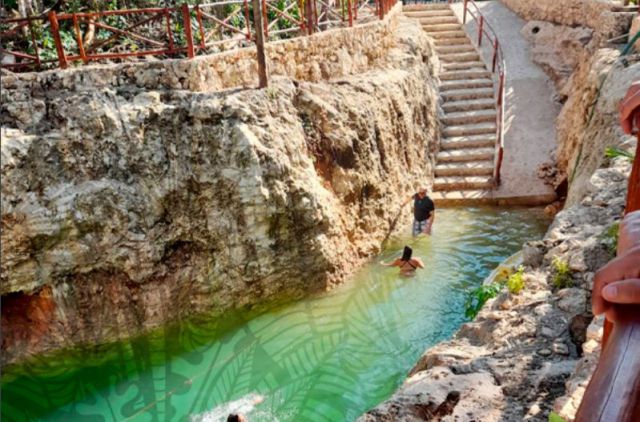 Cenote Kooleb Caab in Coba