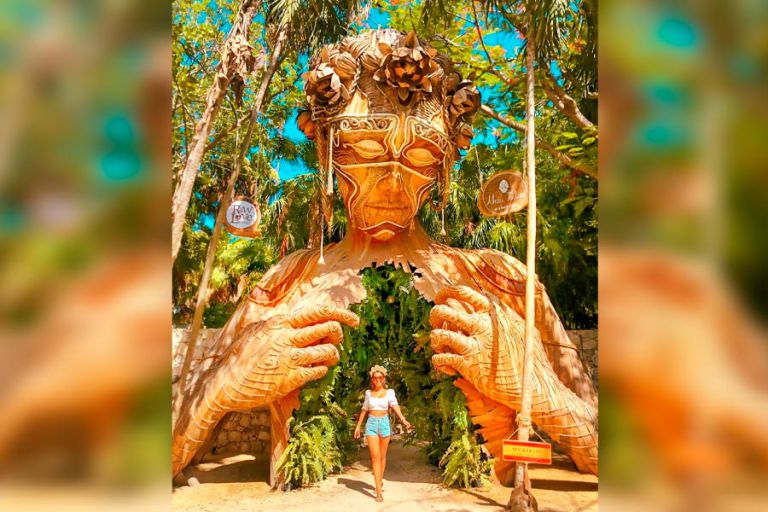The Giant Sculpture of Tulum Ven a la Luz is back