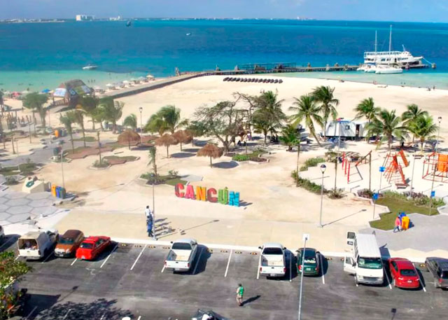 playa langosta parking lots