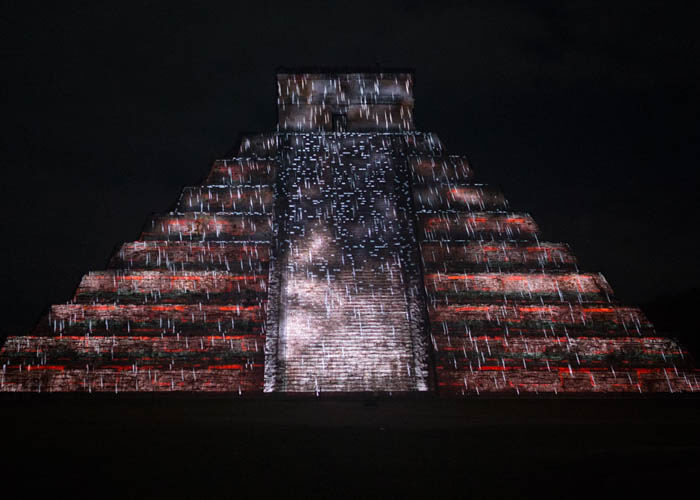 chichen itza night tour
